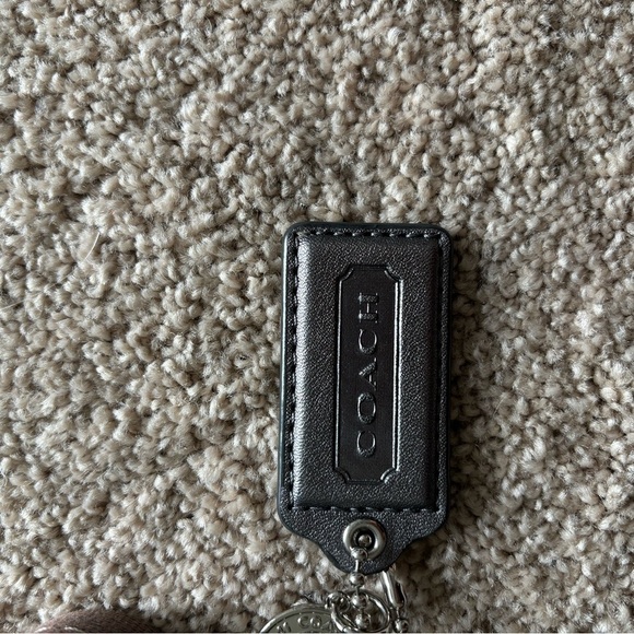 Coach signature crossbody handbag with zipper - Picture 5 of 7